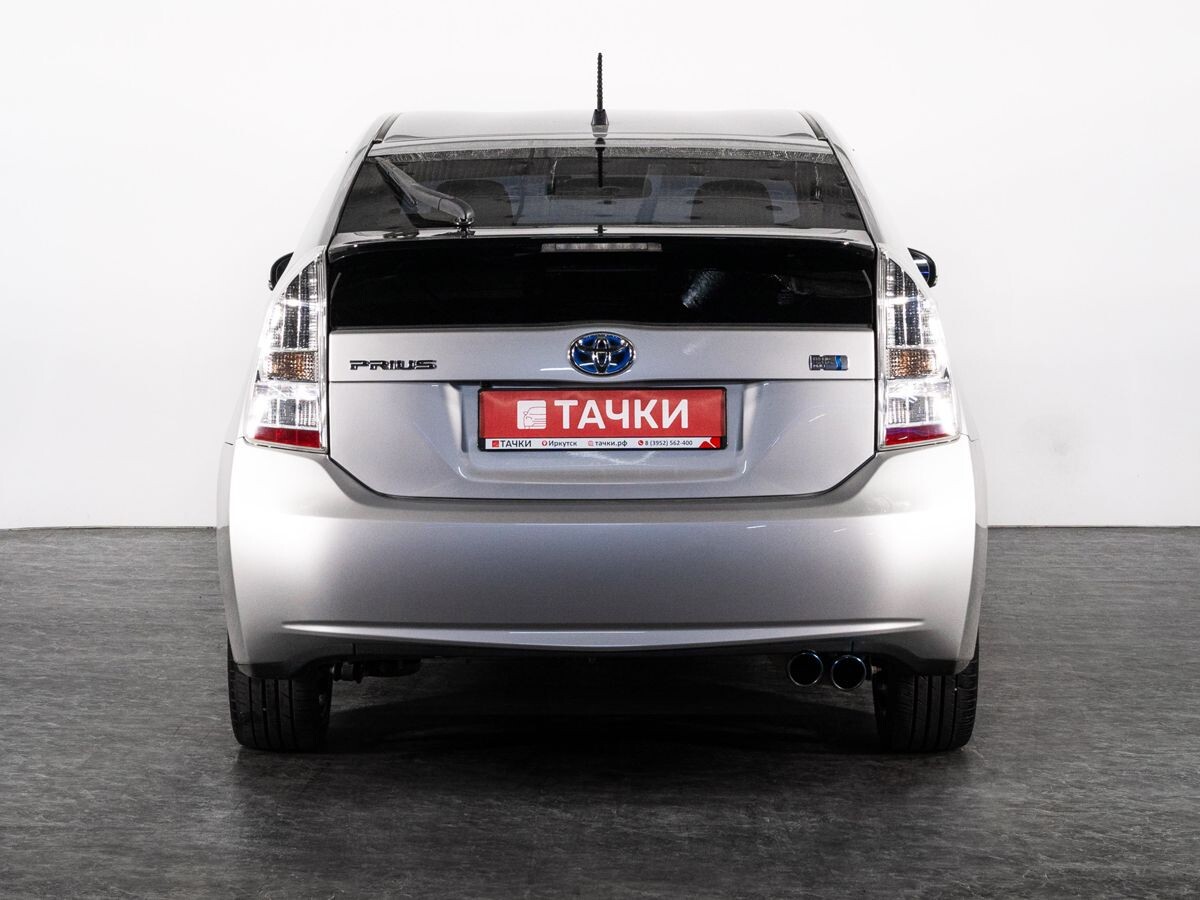 Toyota Prius 2010 - фото автомобиля
