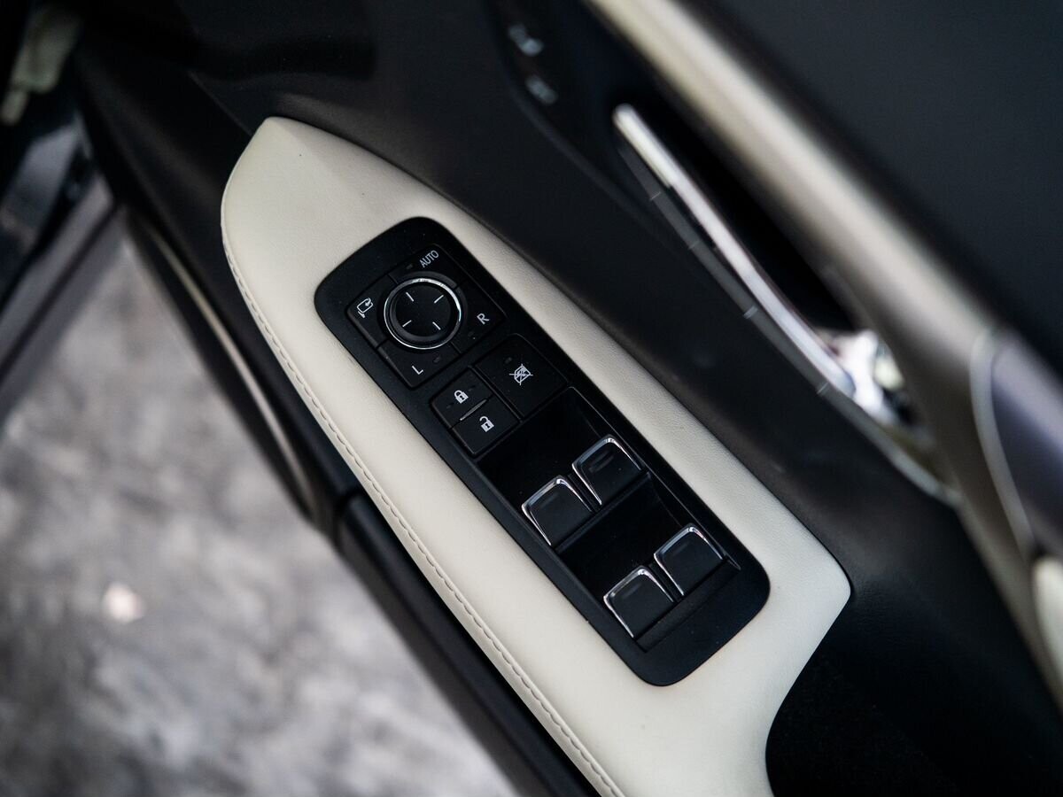 Lexus RX 2018 - фото автомобиля