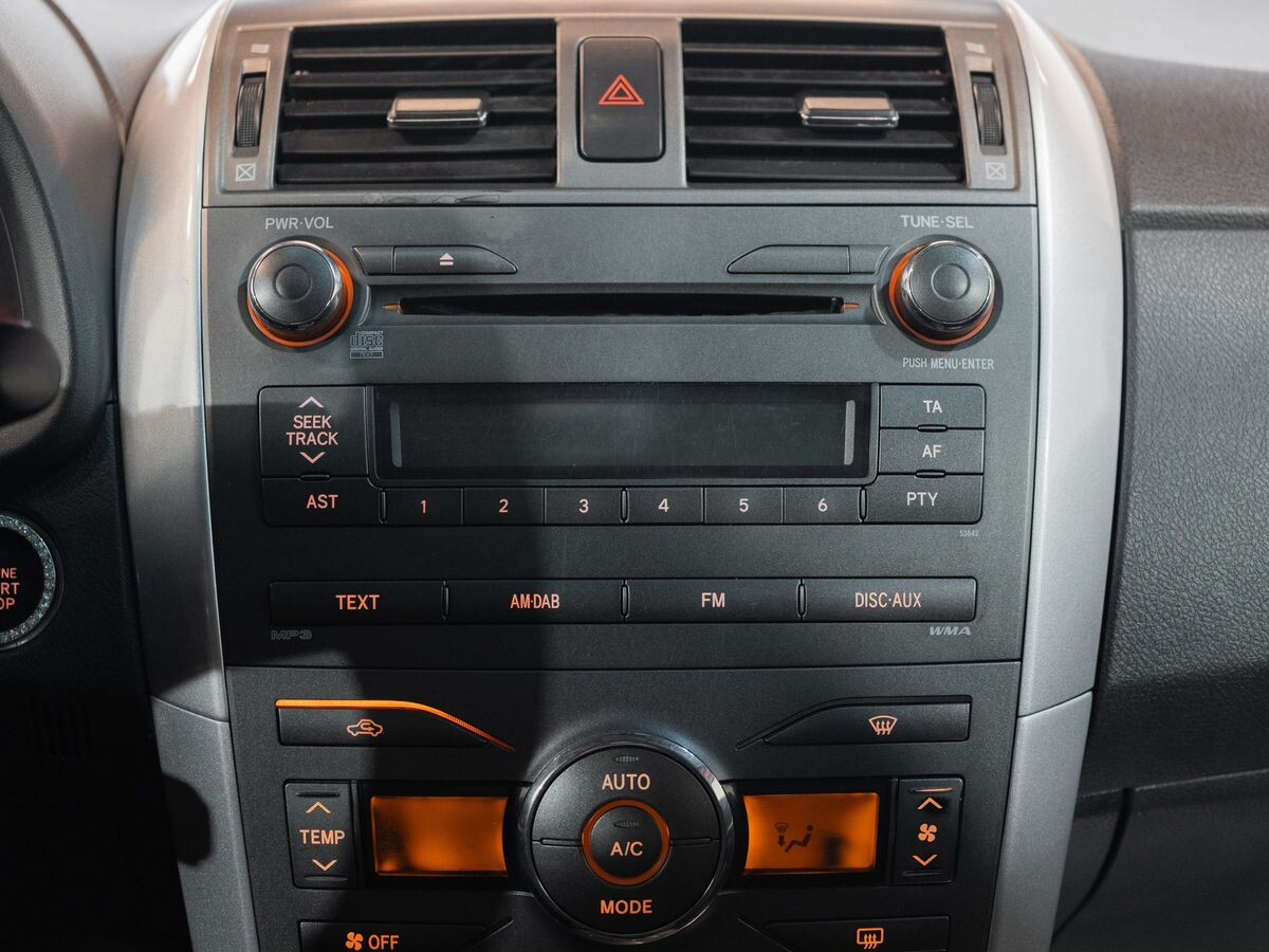 Toyota Corolla 2012 - фото автомобиля