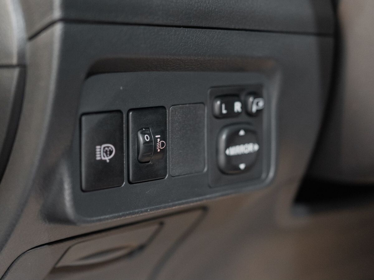 Toyota Corolla 2012 - фото автомобиля