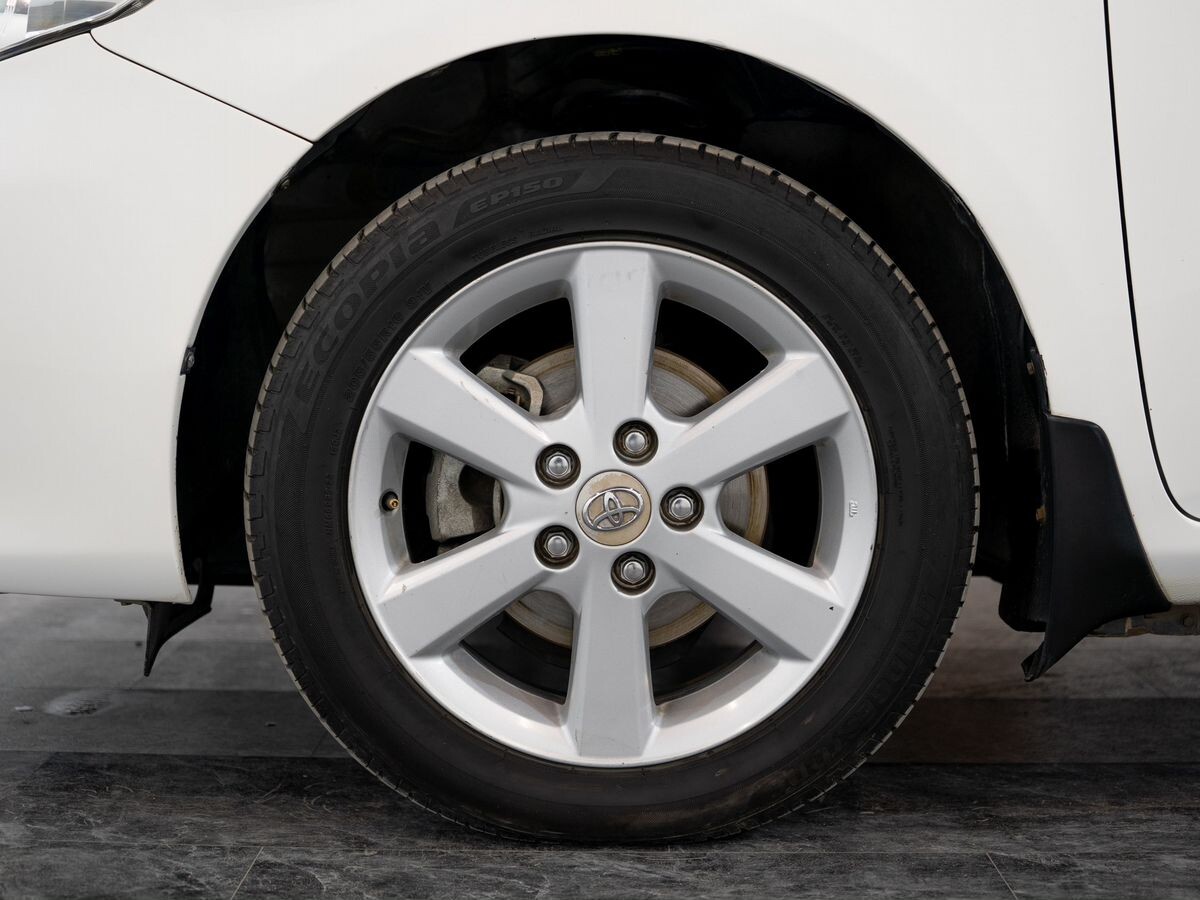 Toyota Corolla 2012 - фото автомобиля