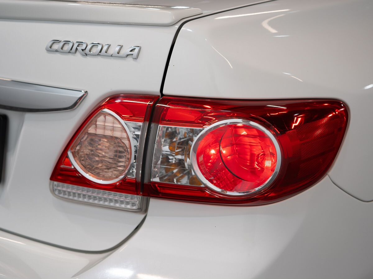 Toyota Corolla 2012 - фото автомобиля