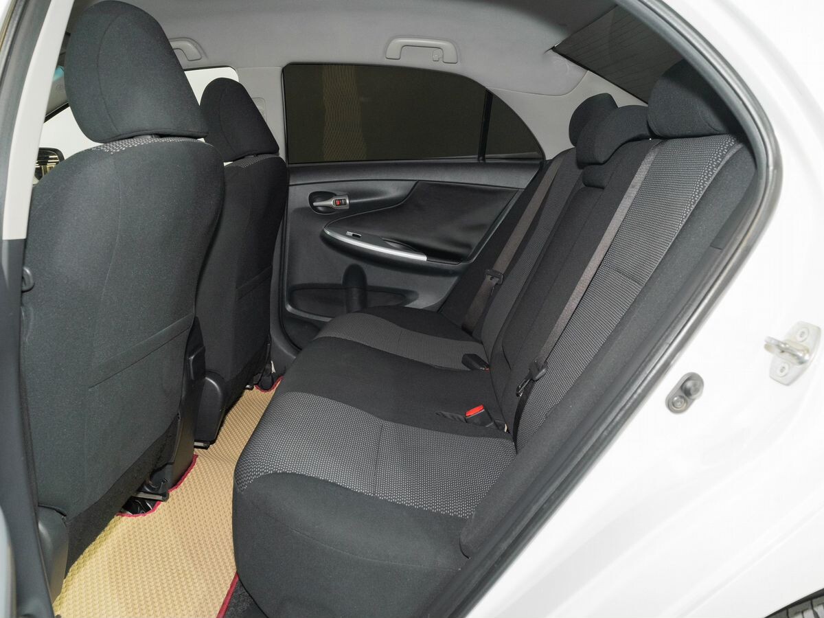 Toyota Corolla 2012 - фото автомобиля