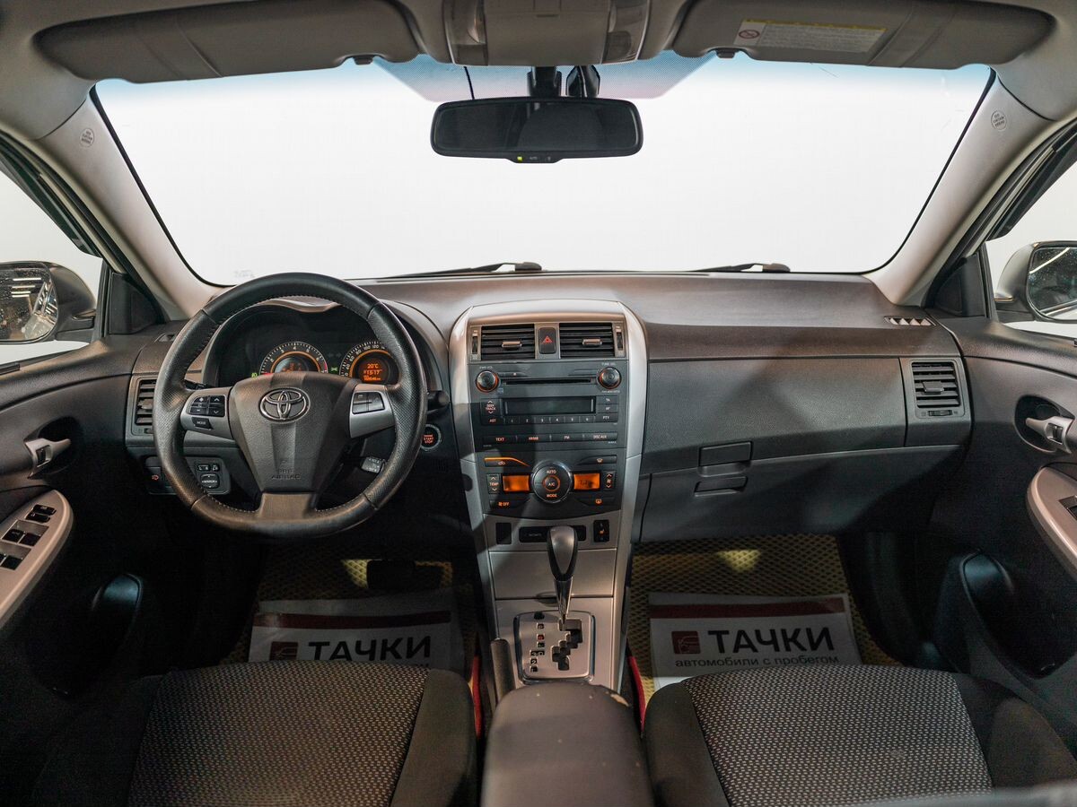 Toyota Corolla 2012 - фото автомобиля