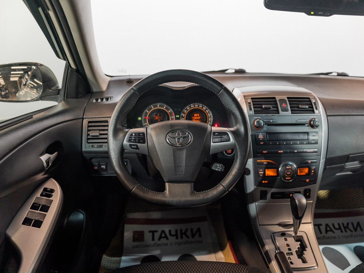 Toyota Corolla 2012 - фото автомобиля