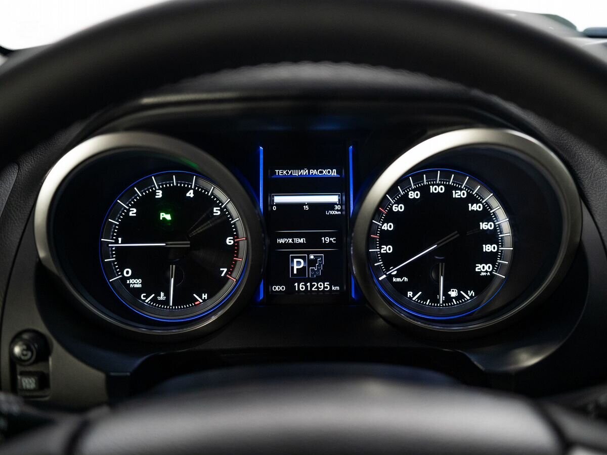 Toyota Land Cruiser Prado 2017 - фото автомобиля