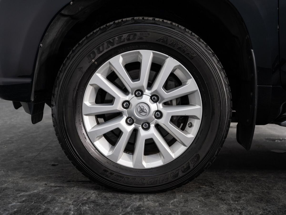 Toyota Land Cruiser Prado 2017 - фото автомобиля