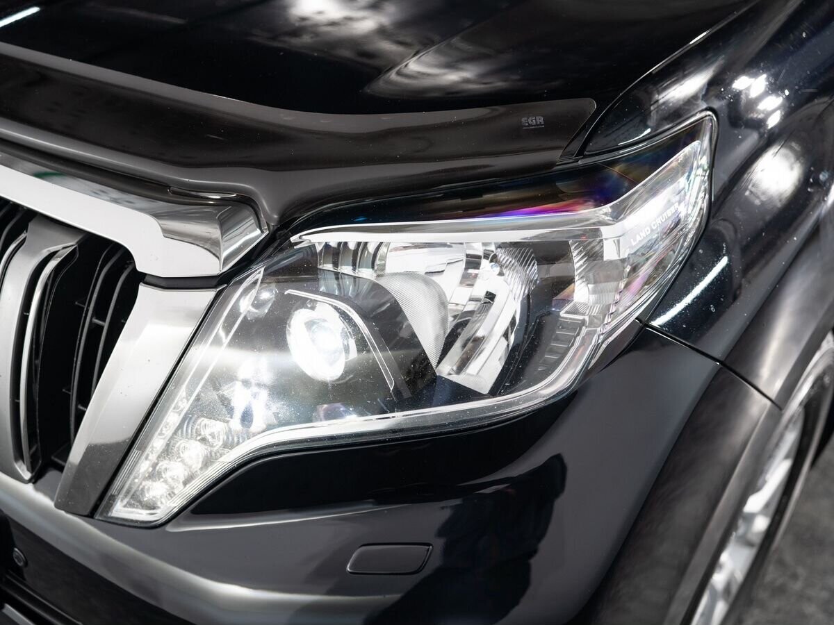 Toyota Land Cruiser Prado 2017 - фото автомобиля