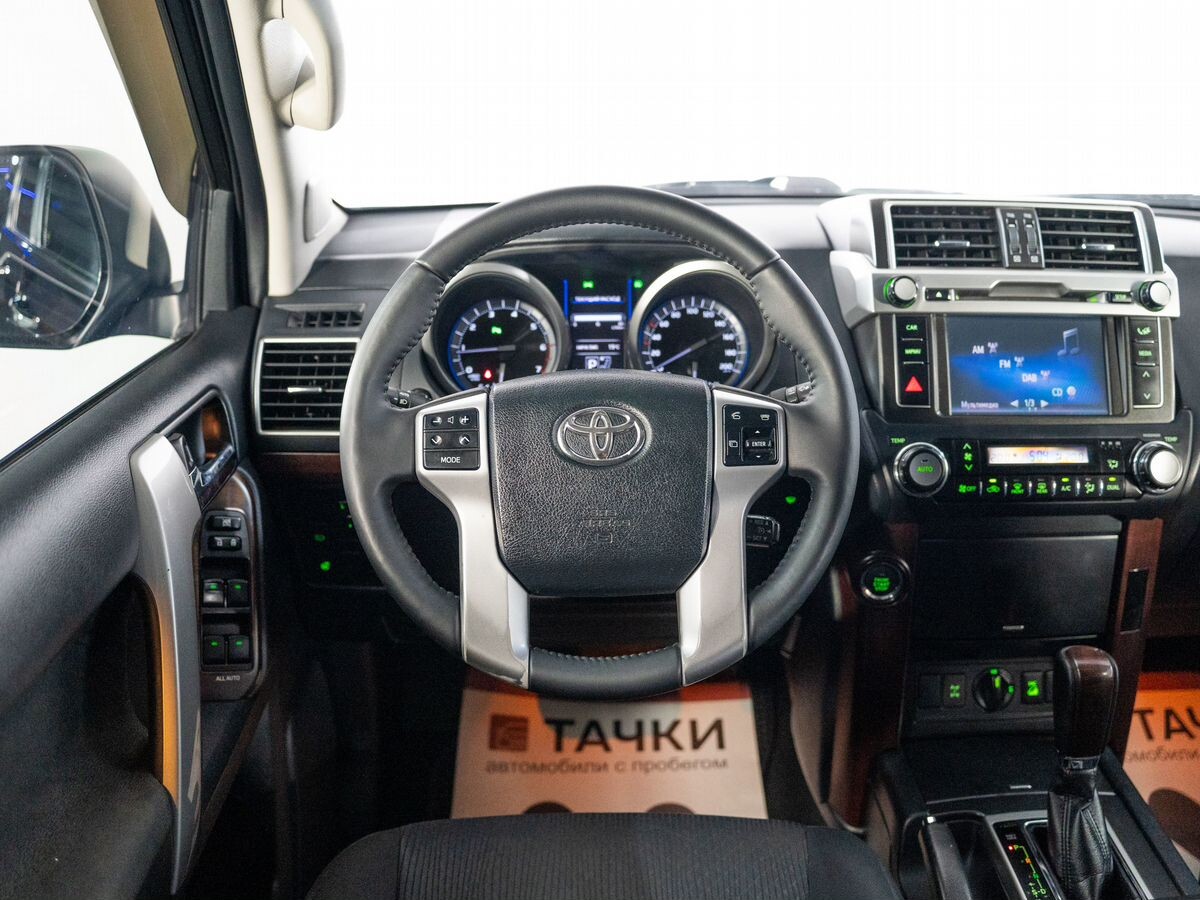 Toyota Land Cruiser Prado 2017 - фото автомобиля