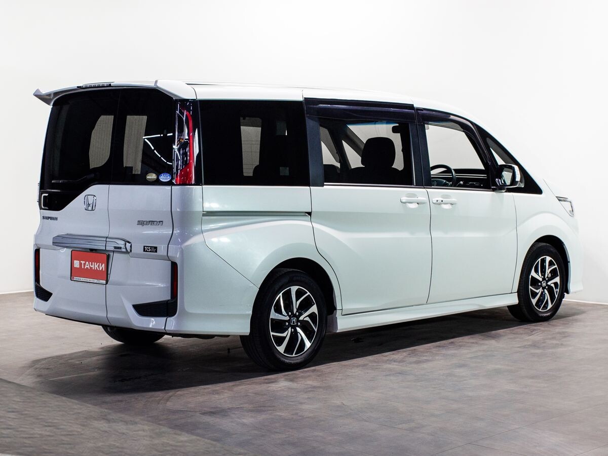 Honda Stepwgn 2018 - фото автомобиля
