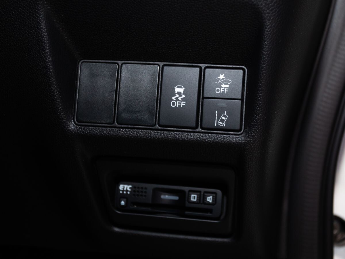 Honda Stepwgn 2018 - фото автомобиля