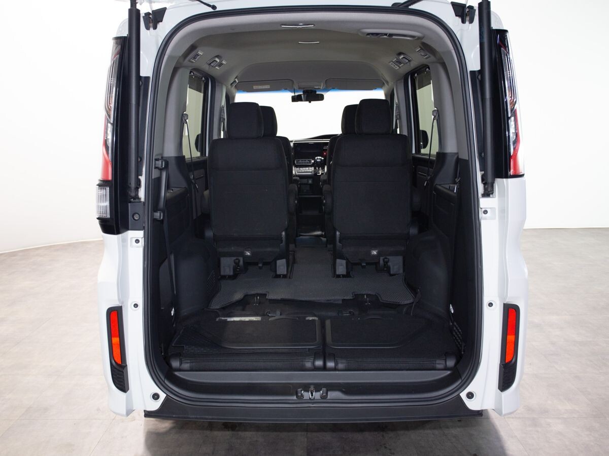 Honda Stepwgn 2018 - фото автомобиля