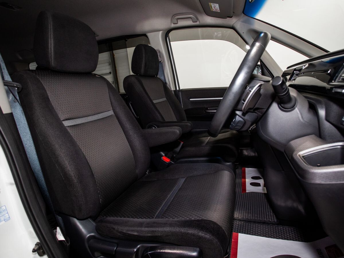 Honda Stepwgn 2018 - фото автомобиля