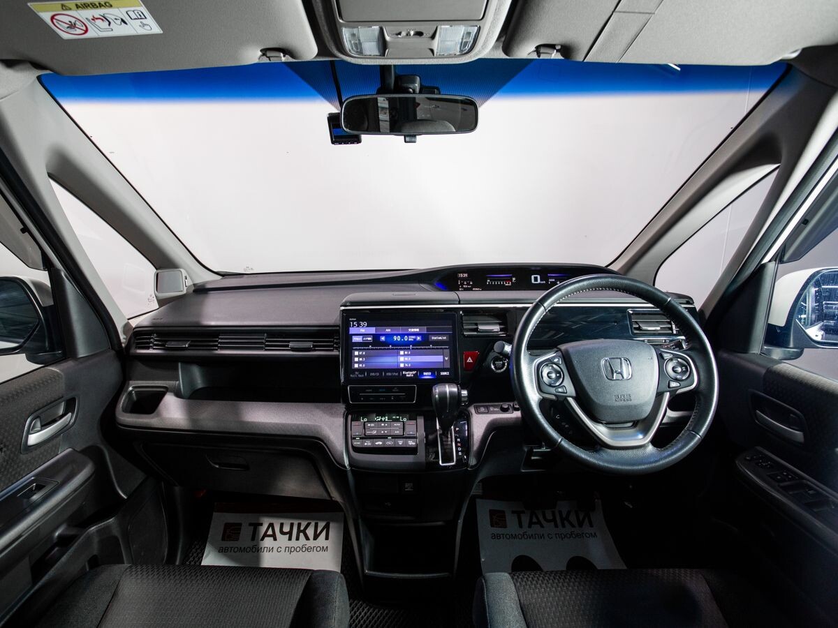 Honda Stepwgn 2018 - фото автомобиля