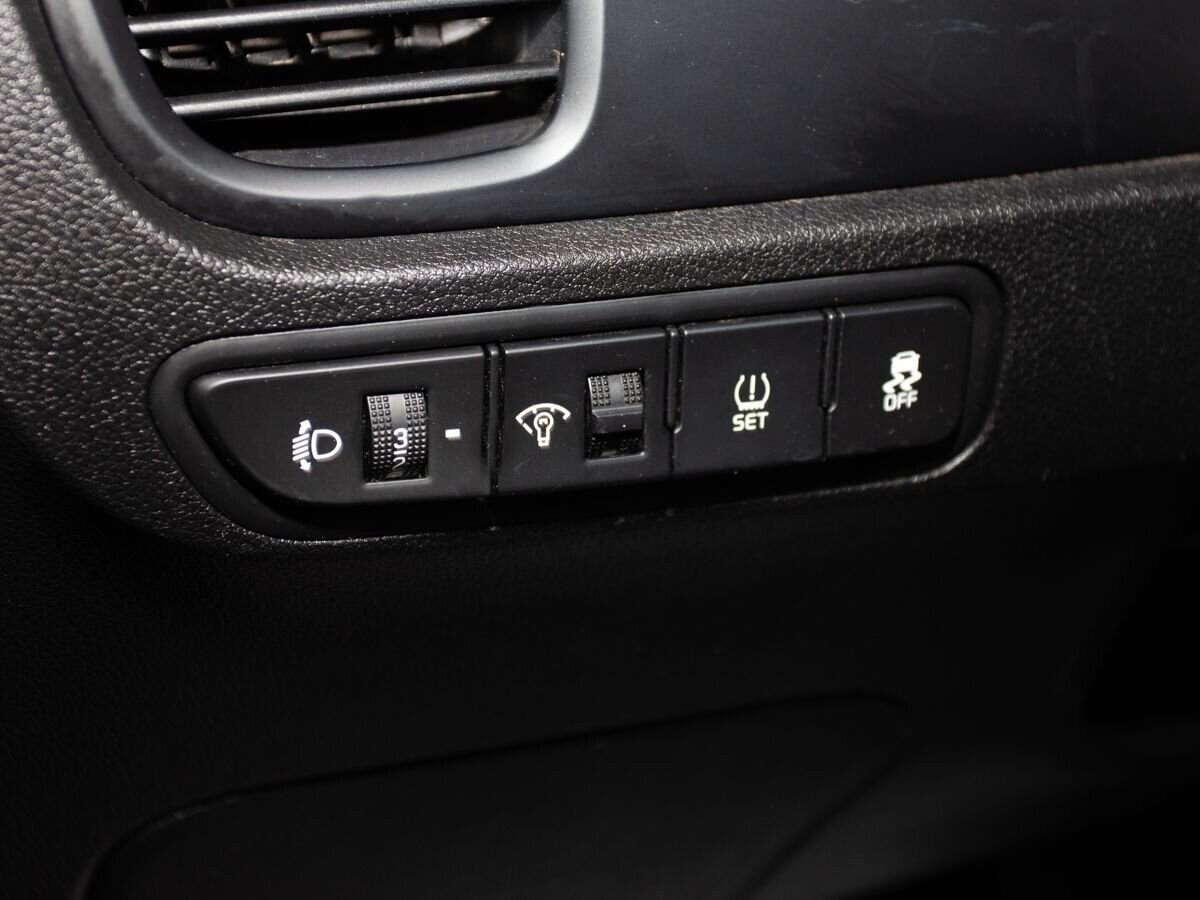 Kia Rio 2020 - фото автомобиля