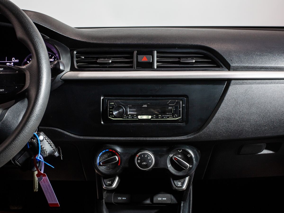 Kia Rio 2020 - фото автомобиля