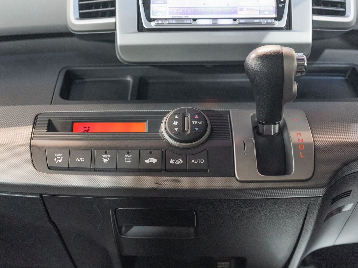 Honda Freed 2011 - фото автомобиля