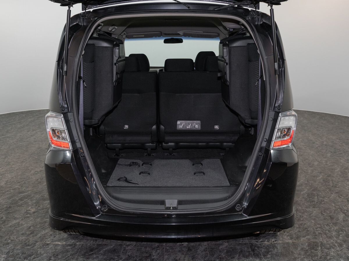 Honda Freed 2011 - фото автомобиля