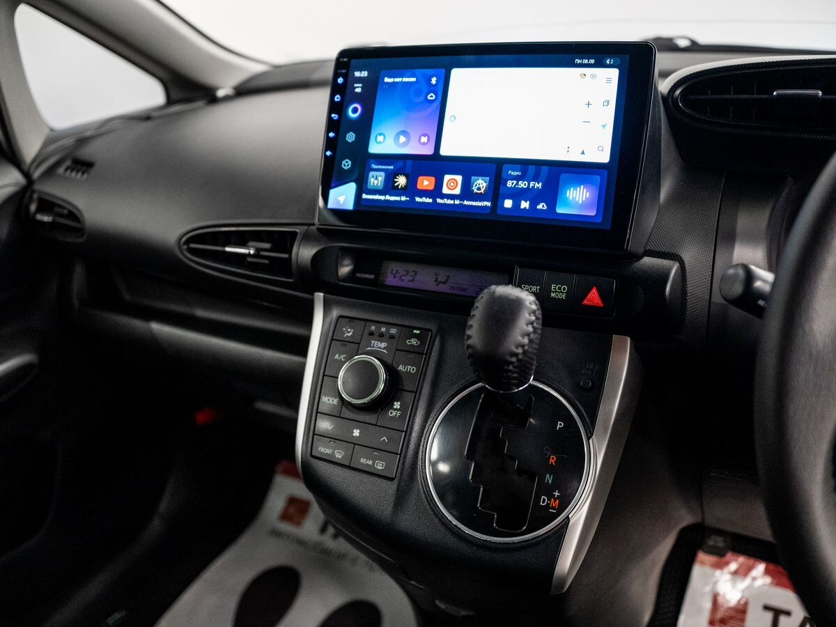 Toyota Wish 2010 - фото автомобиля