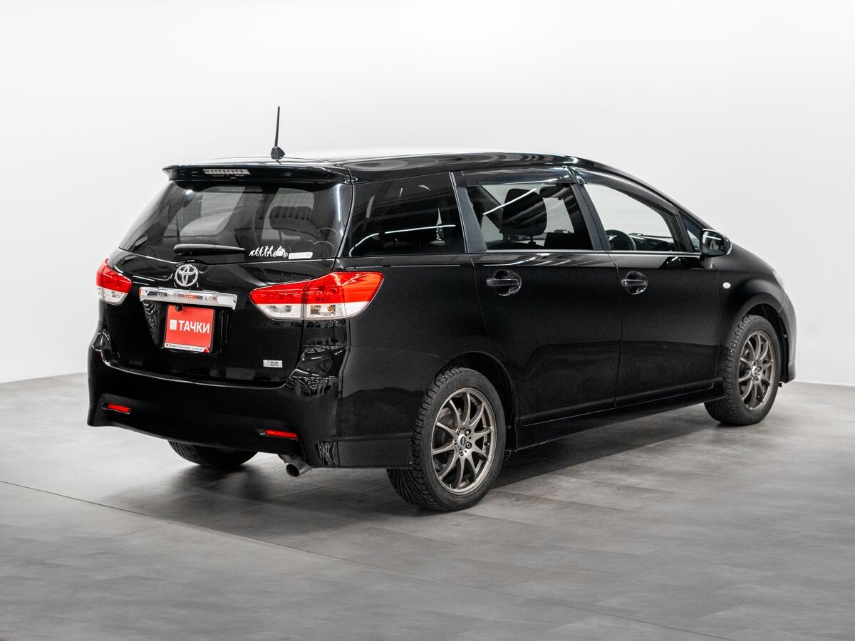 Toyota Wish 2010 - фото автомобиля