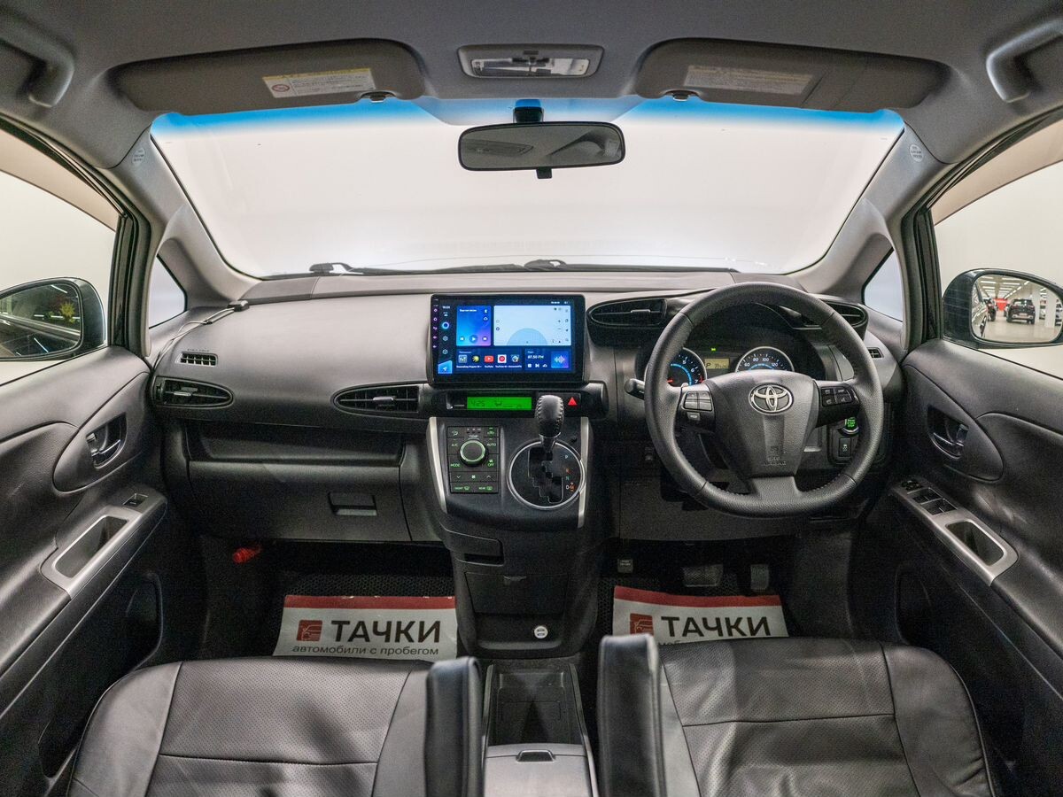 Toyota Wish 2010 - фото автомобиля
