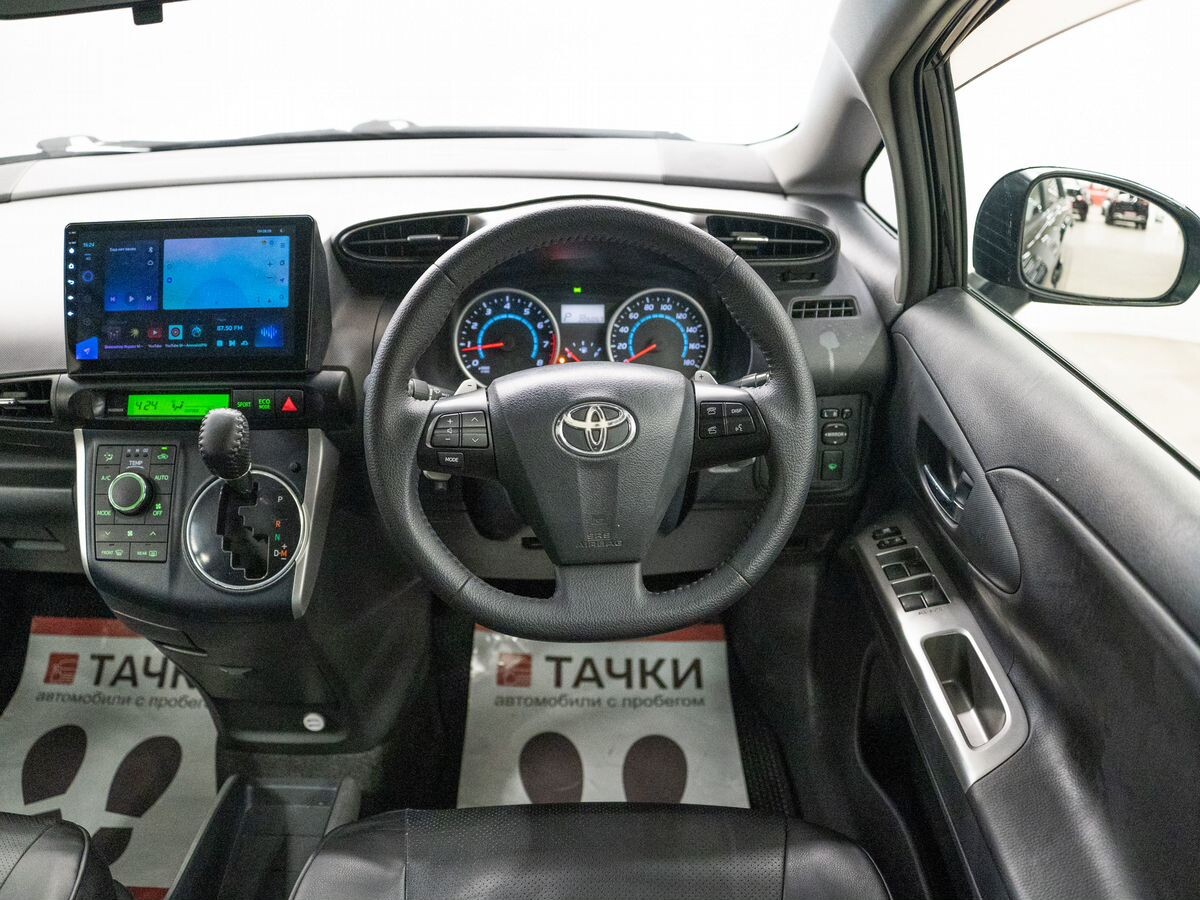Toyota Wish 2010 - фото автомобиля