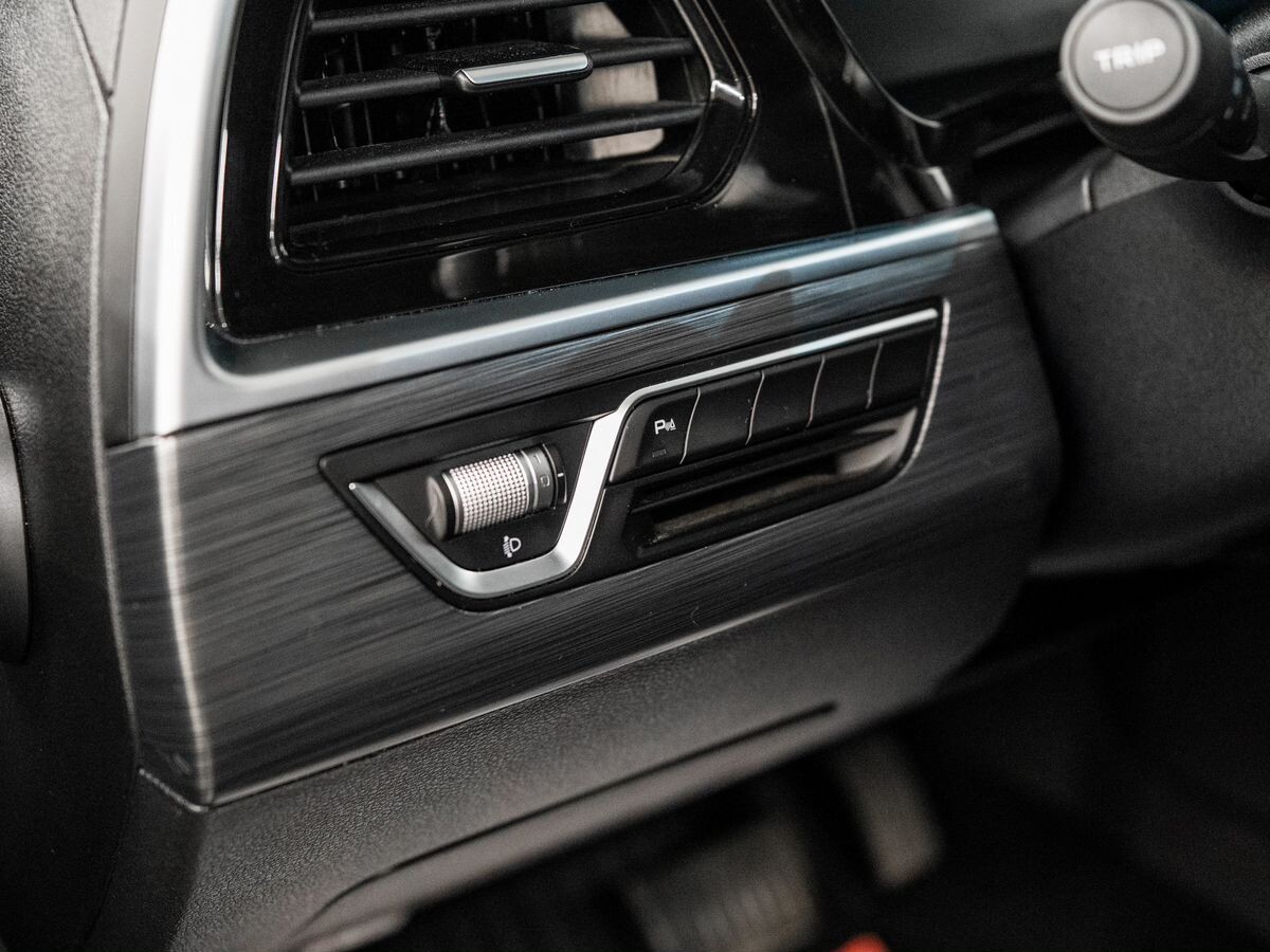 Geely Tugella 2023 - фото автомобиля