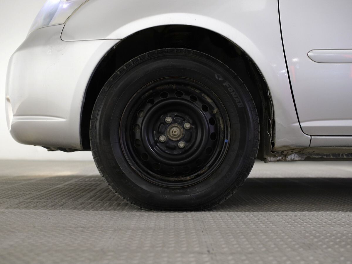 Toyota Raum 2009 - фото автомобиля