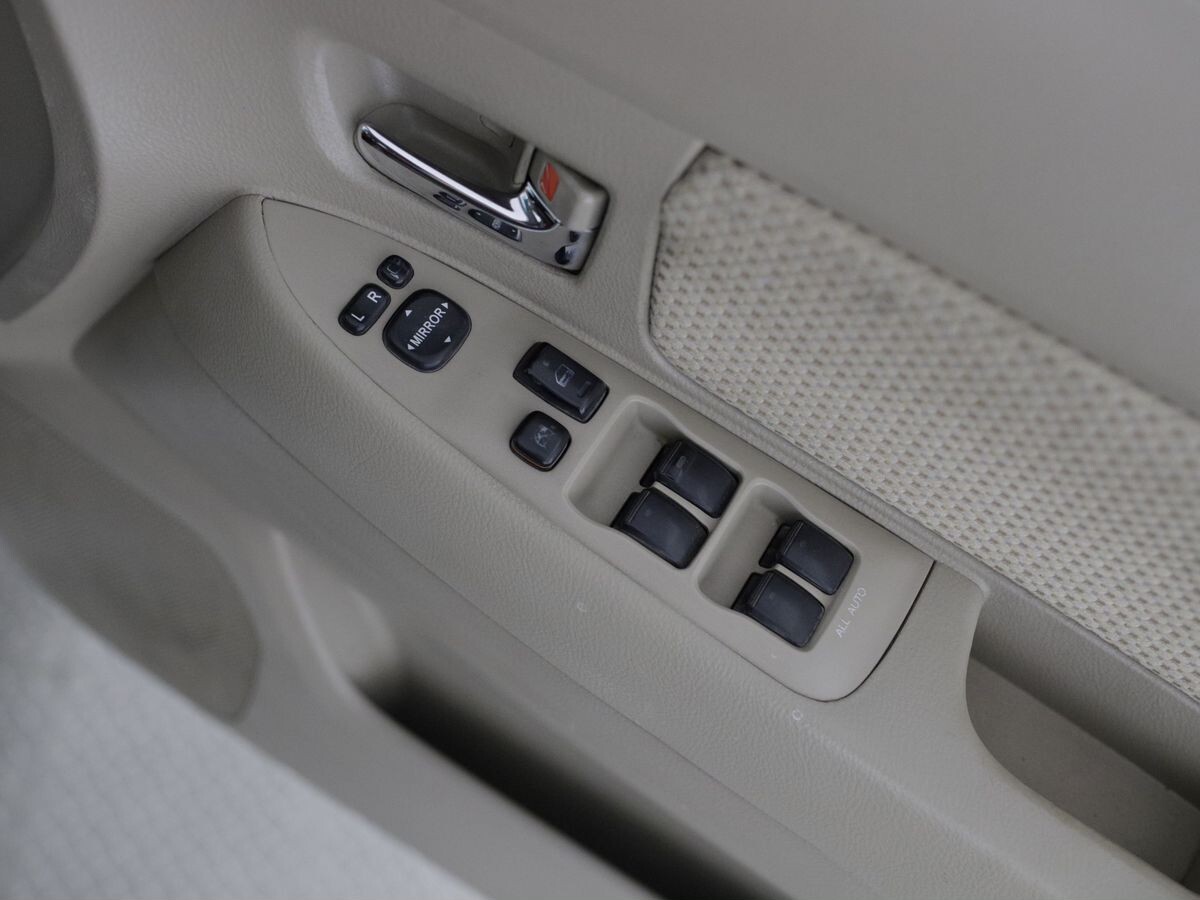 Toyota Raum 2009 - фото автомобиля