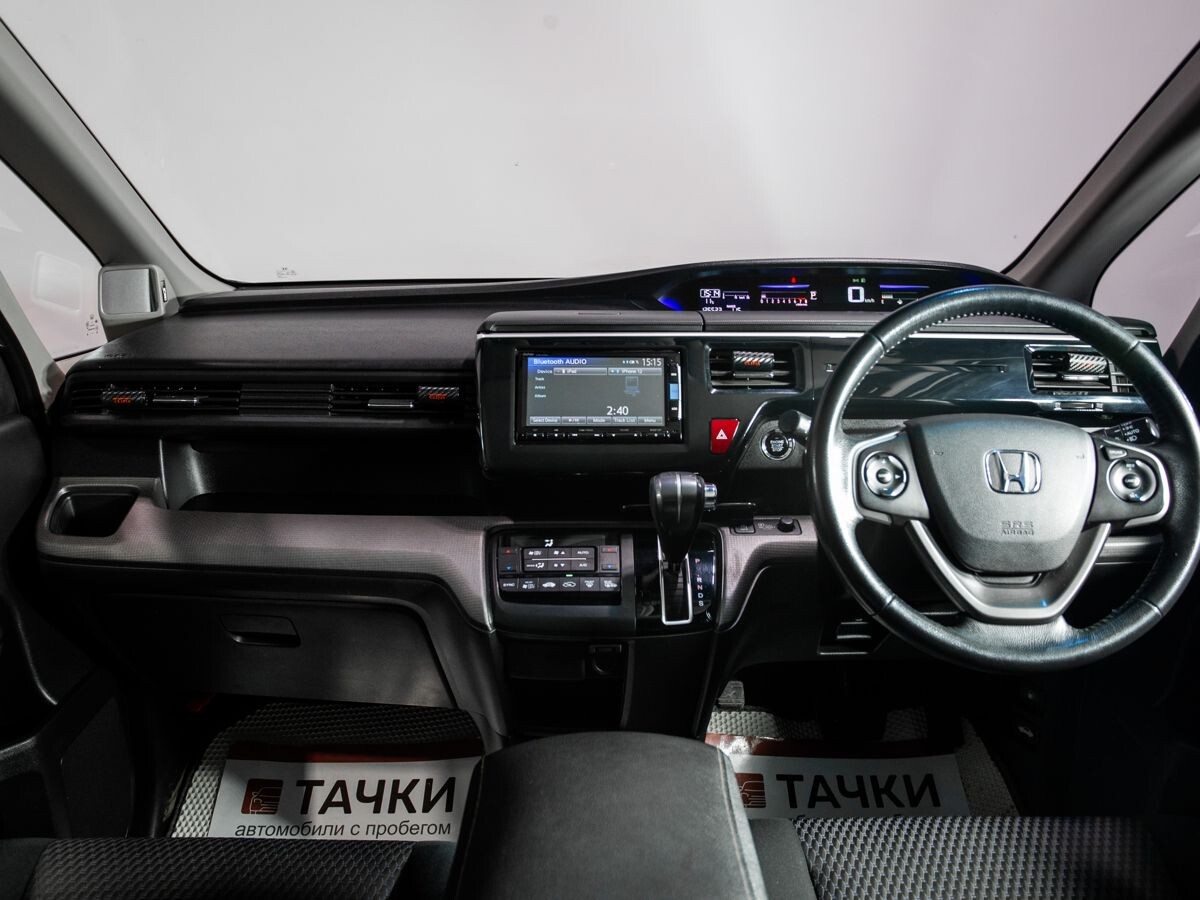 Honda Stepwgn 2015 - фото автомобиля