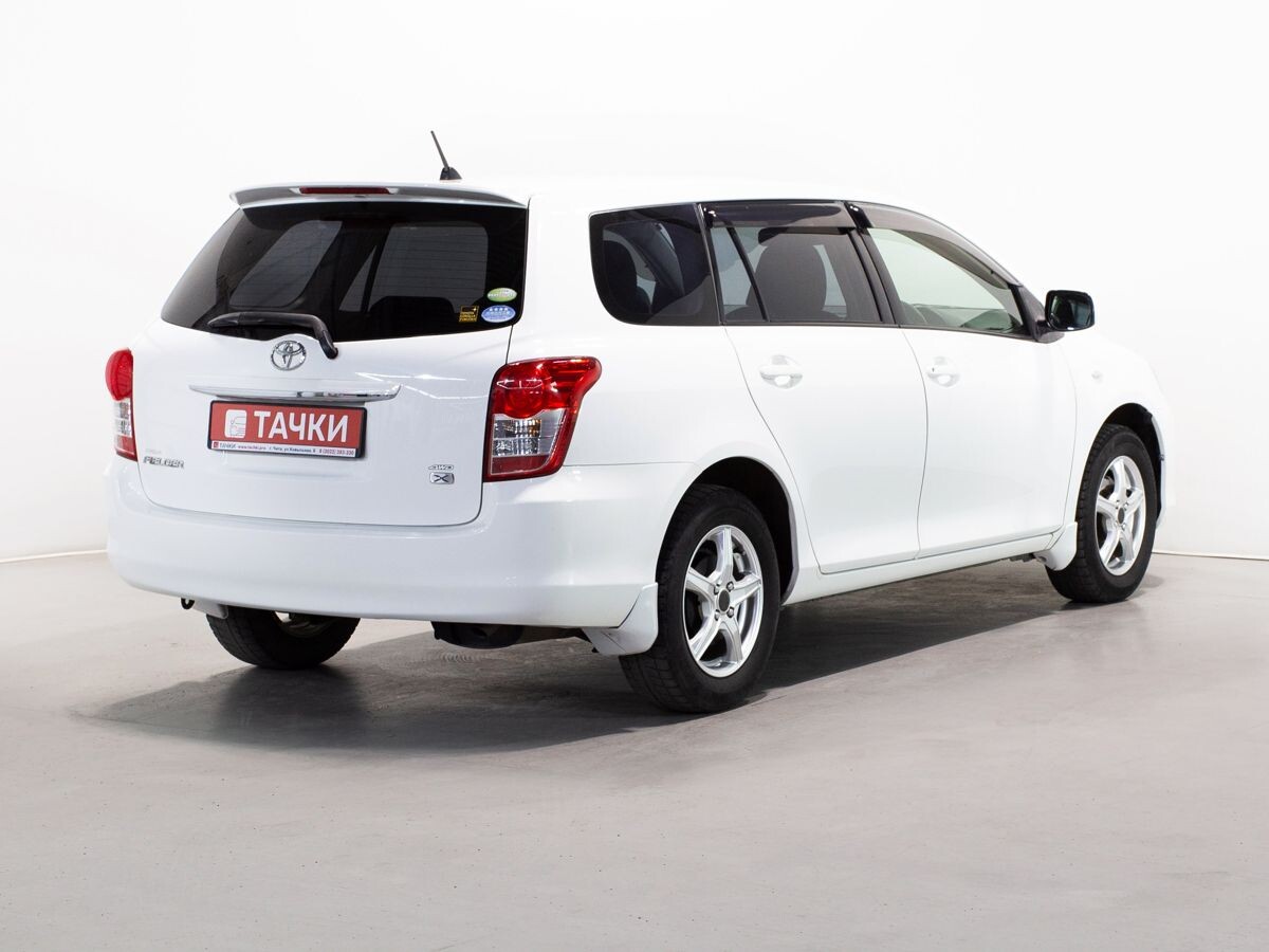 Toyota Corolla 2010 - фото автомобиля