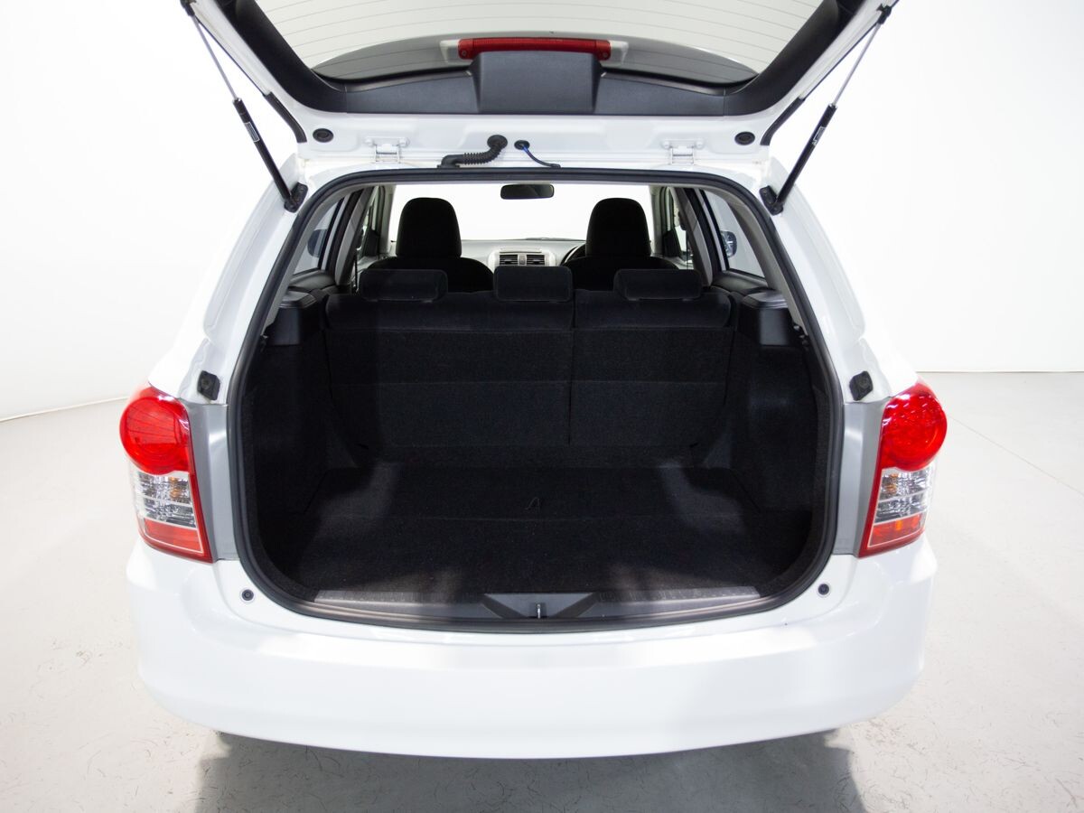 Toyota Corolla 2010 - фото автомобиля