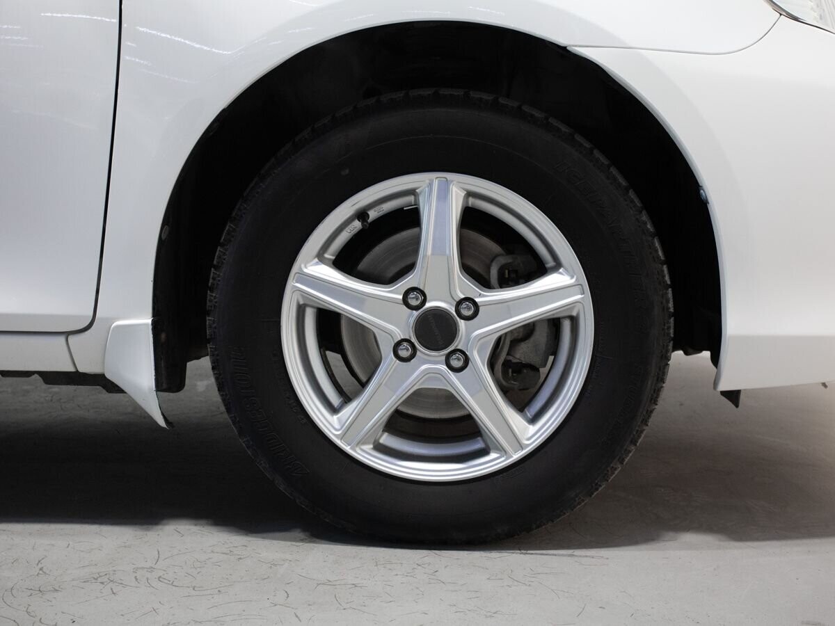 Toyota Corolla 2010 - фото автомобиля