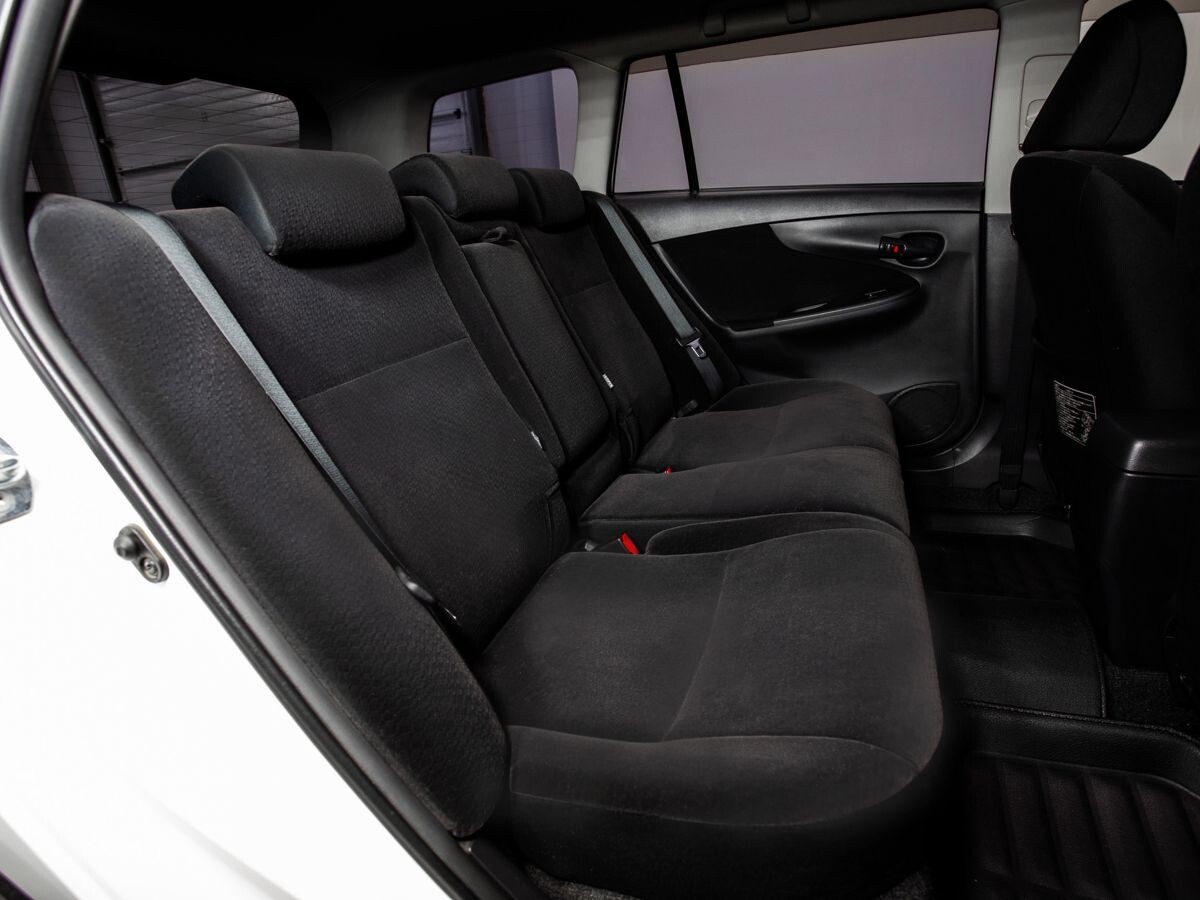 Toyota Corolla 2010 - фото автомобиля