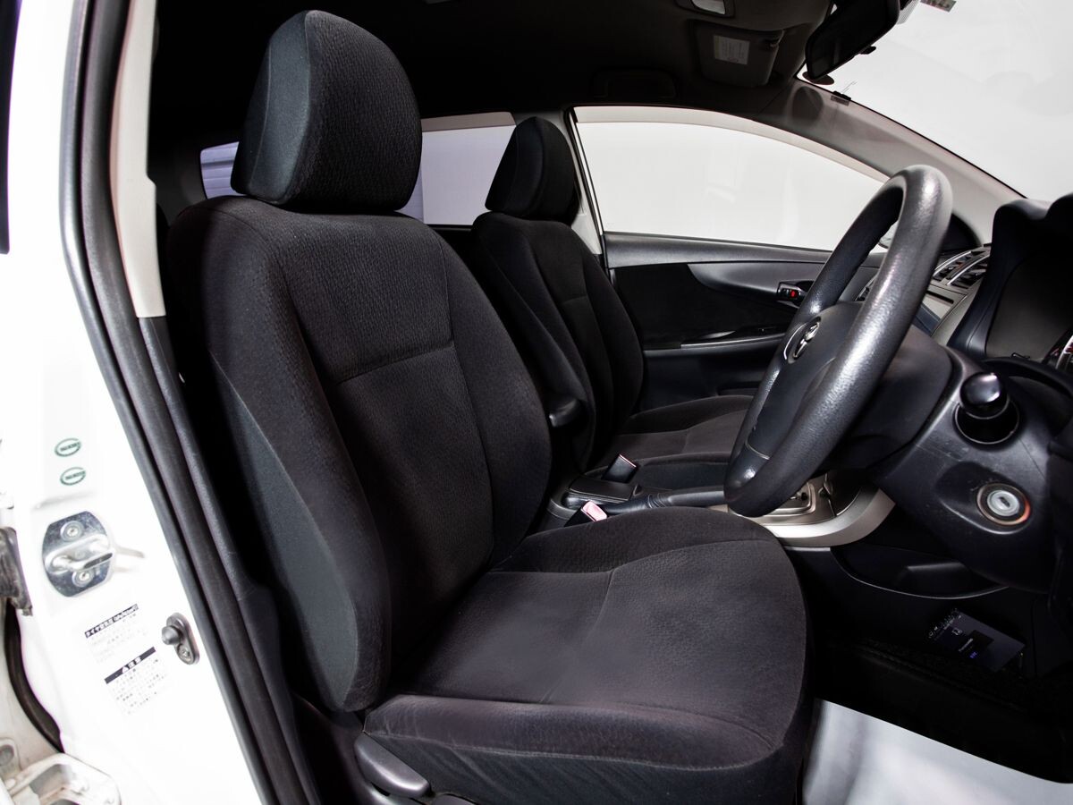 Toyota Corolla 2010 - фото автомобиля