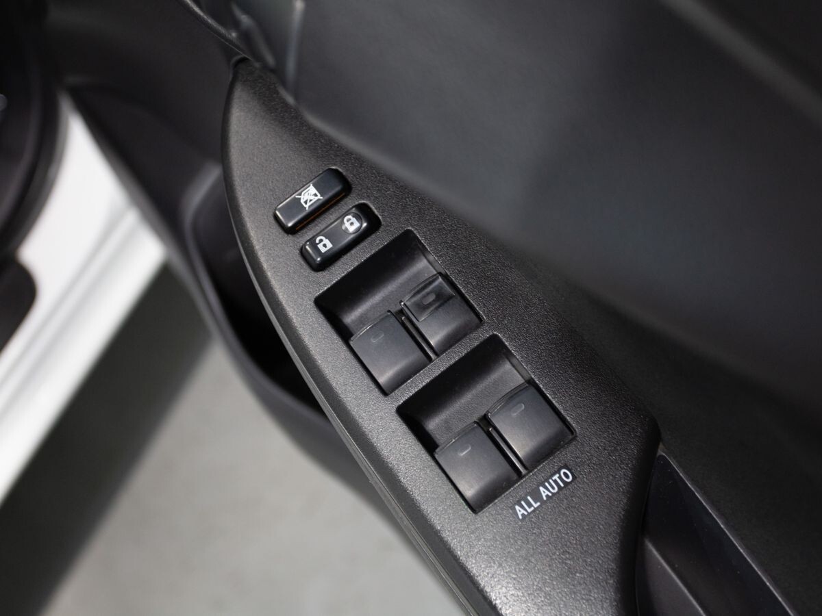 Toyota Corolla 2010 - фото автомобиля