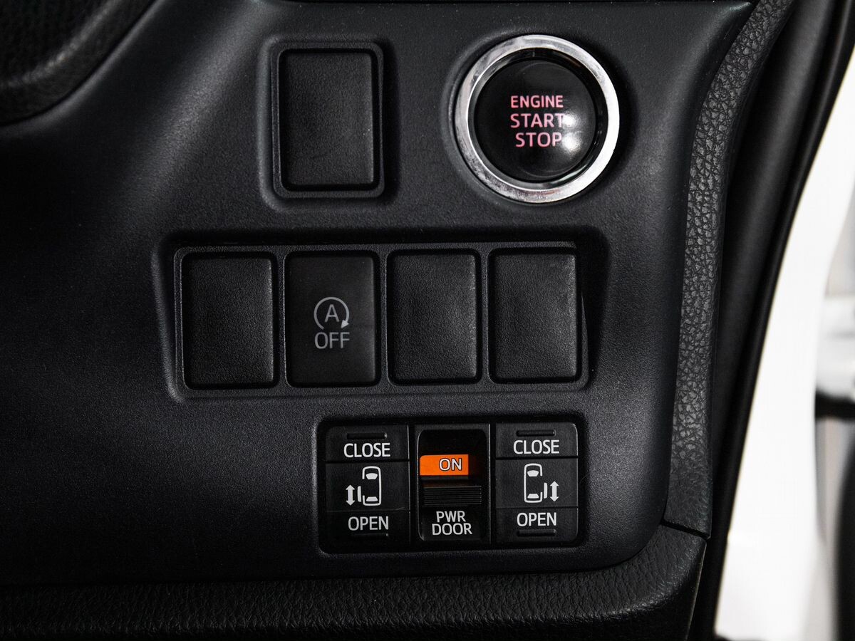 Toyota Noah 2014 - фото автомобиля