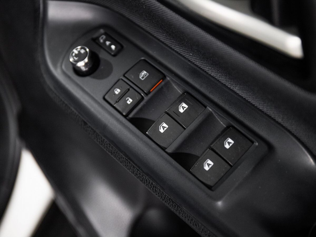 Toyota Noah 2014 - фото автомобиля