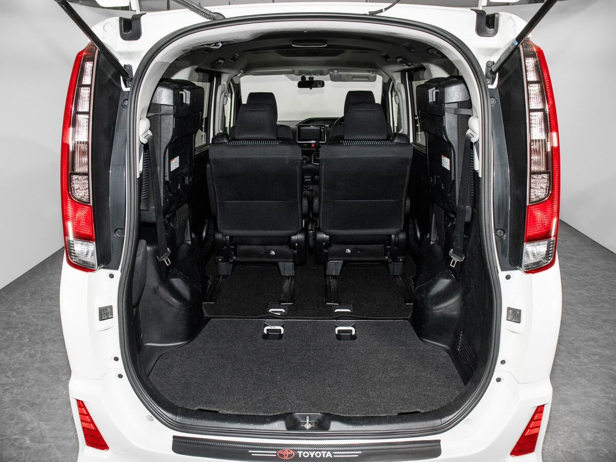 Toyota Noah 2014 - фото автомобиля