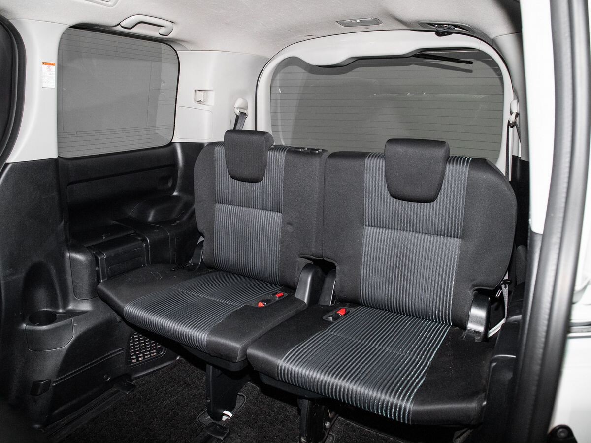 Toyota Noah 2014 - фото автомобиля