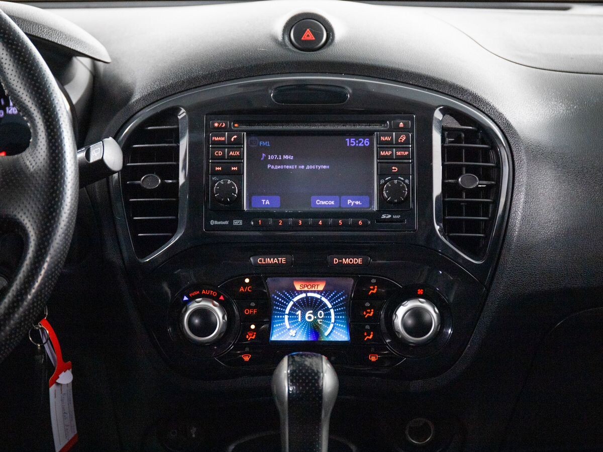 Nissan Juke 2011 - фото автомобиля