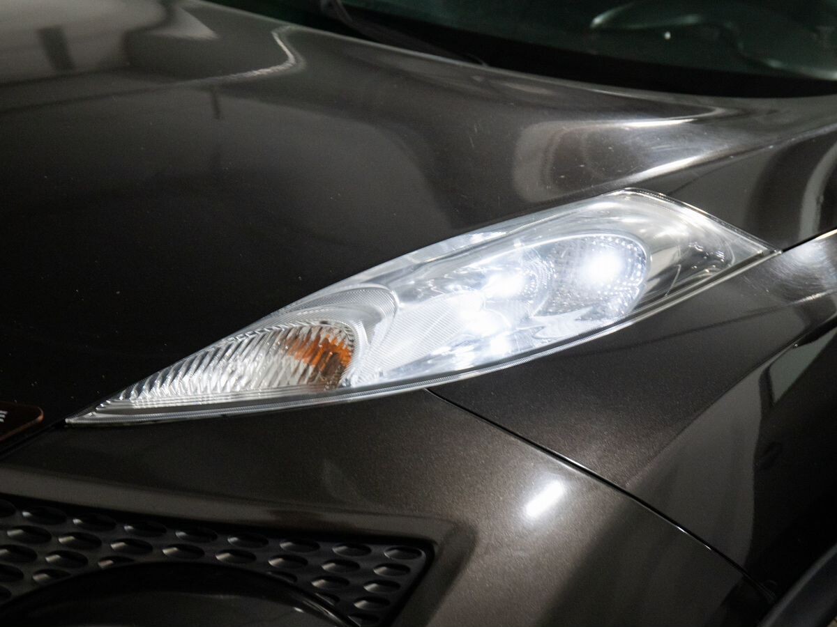 Nissan Juke 2011 - фото автомобиля