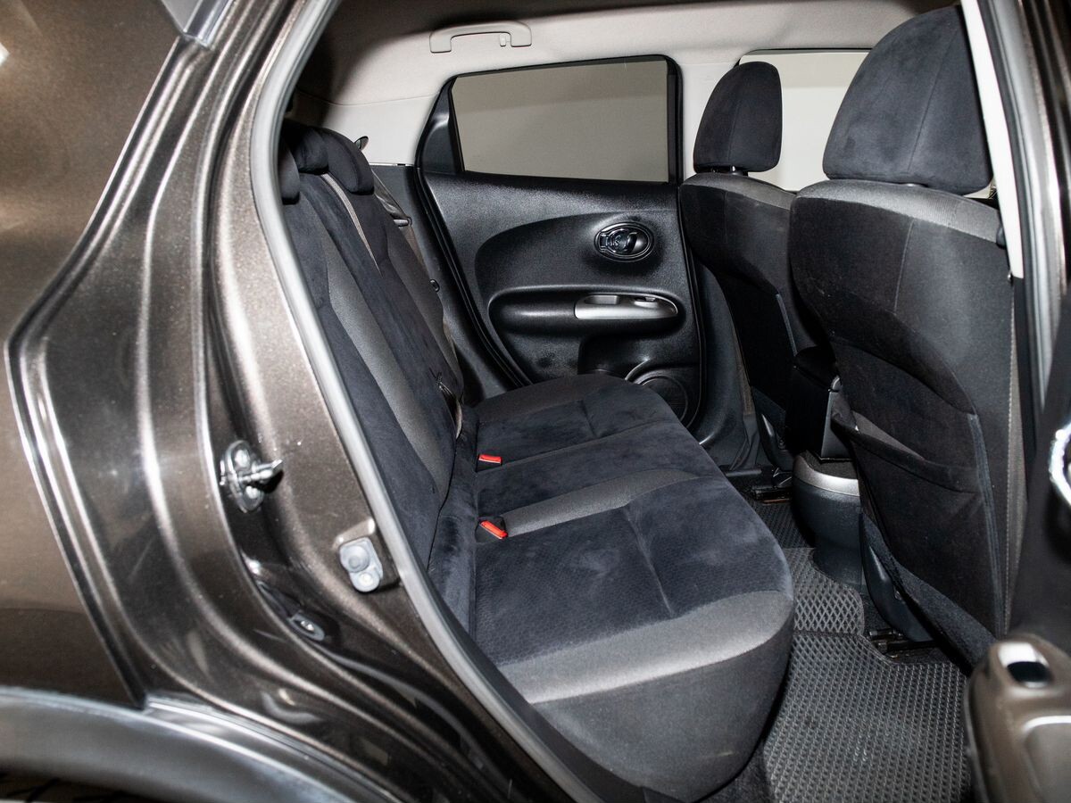 Nissan Juke 2011 - фото автомобиля