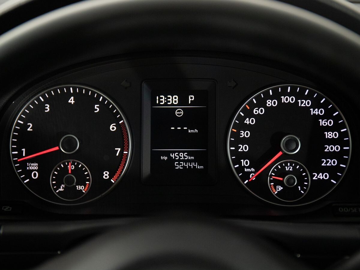 Volkswagen Touran 2012 - фото автомобиля