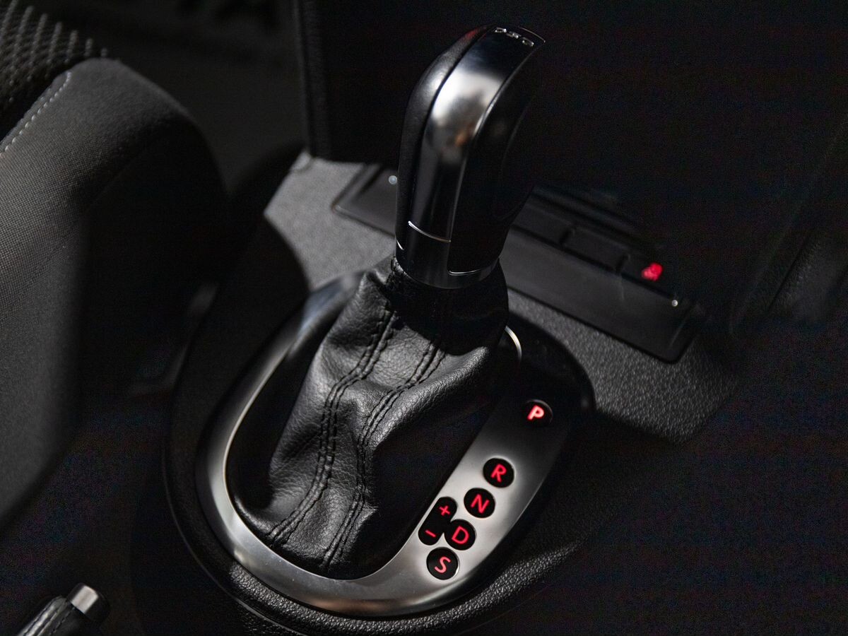 Volkswagen Touran 2012 - фото автомобиля