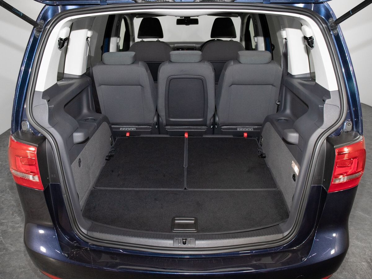 Volkswagen Touran 2012 - фото автомобиля