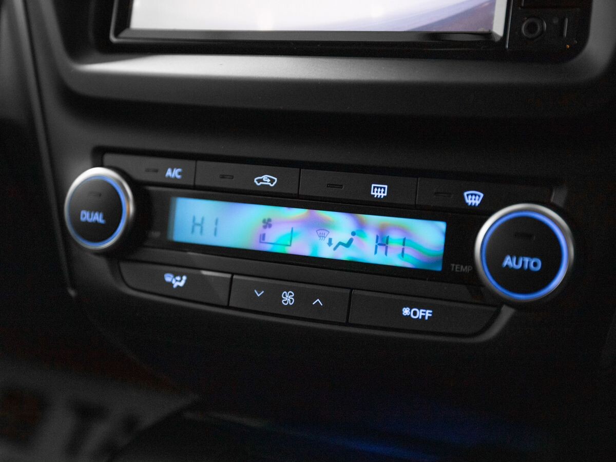 Toyota Avensis 2016 - фото автомобиля