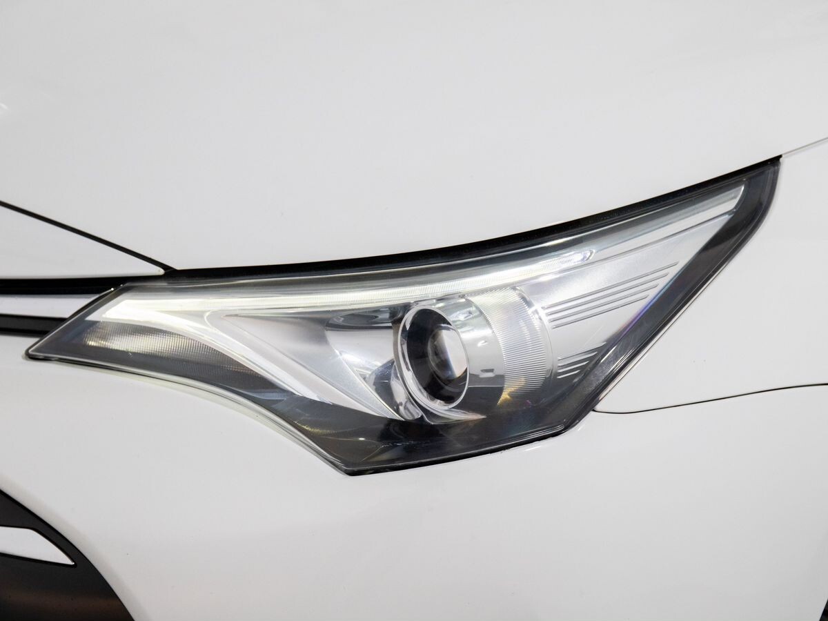 Toyota Avensis 2016 - фото автомобиля