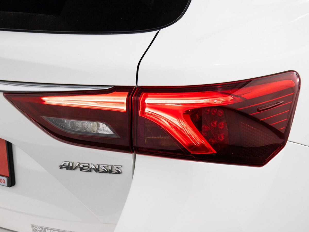 Toyota Avensis 2016 - фото автомобиля