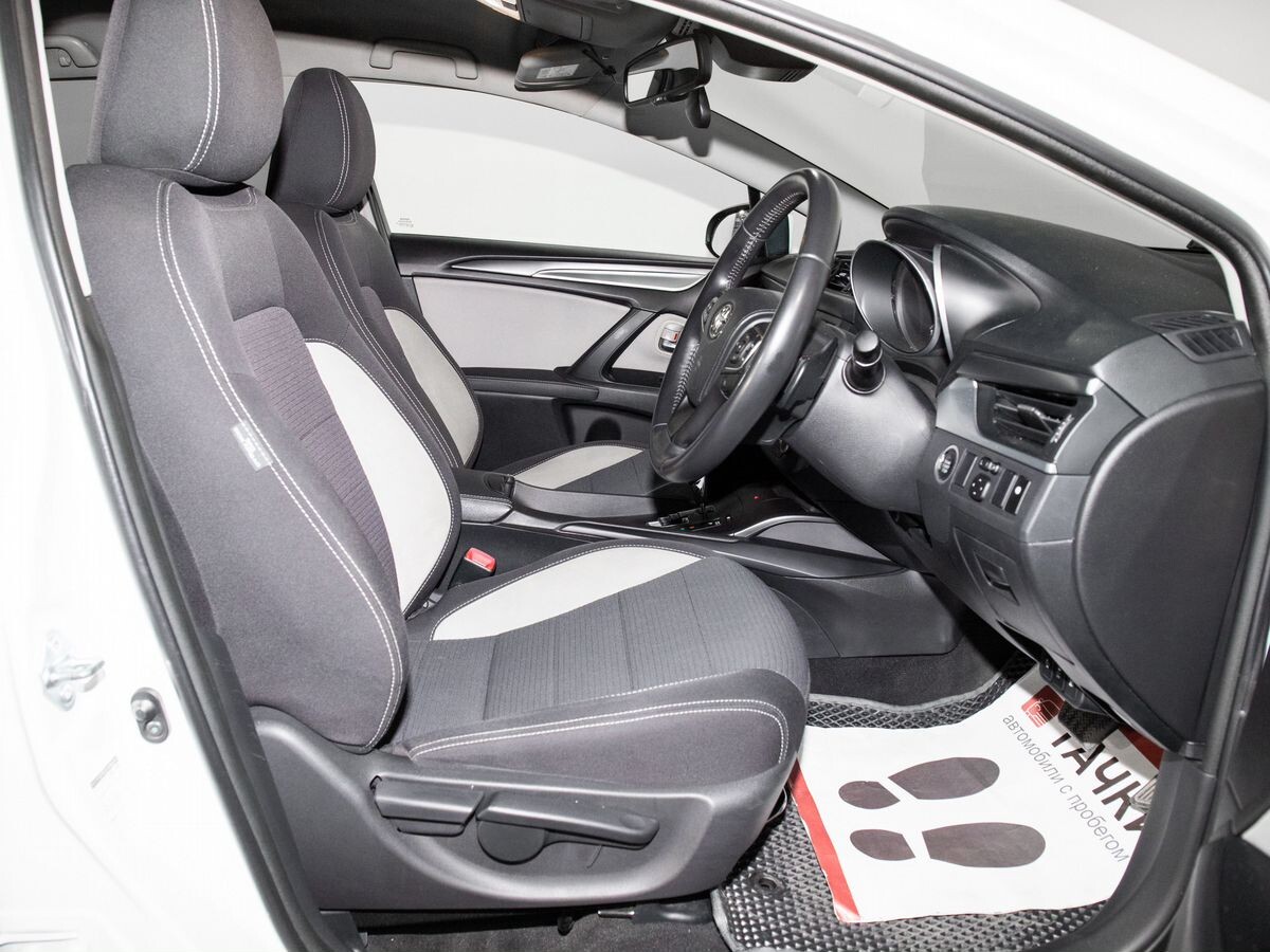 Toyota Avensis 2016 - фото автомобиля